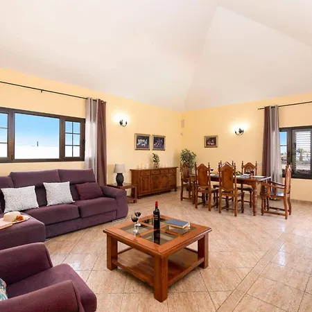 فيلة Emerita By *